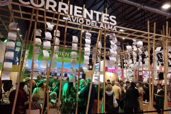 Éxito de ventas en el stand de Corrientes en la 48ª Feria Internacional del Libro