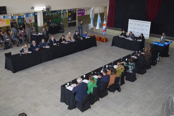 Con gran participación de vecinos, el Concejo sesionó en el barrio Laguna Seca