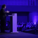Javier Milei cantará en el Luna Park tras amenazar al Congreso con vetar el presupuesto universitario