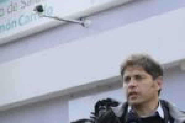 Kicillof inauguró un centro de salud en Tordillo y recorrió las obras detenidas por el Gobierno nacional