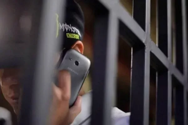 Leandro Zdero promulgó la limitación del uso de telefonía celular e internet en las cárceles