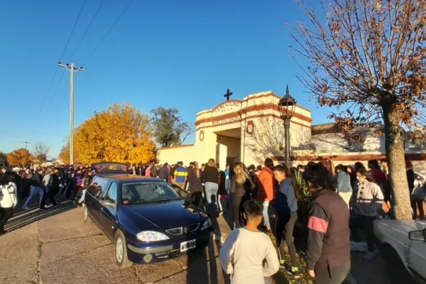 Último adiós a Mili: familiares y vecinos despidieron los restos de la nena asesinada en Monte Caseros