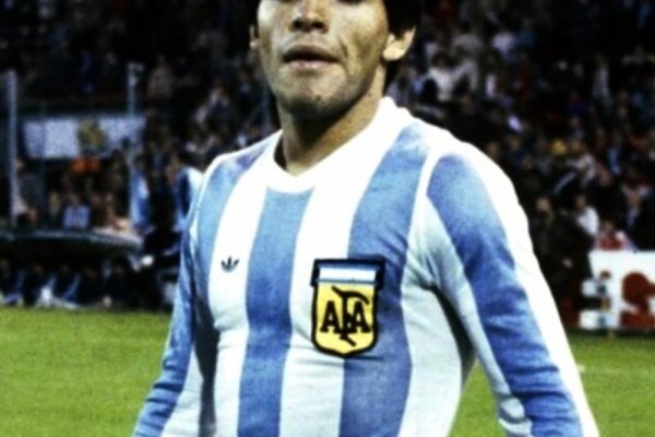 Así fue el Primer Gol de Maradona con la Selección en 1979
