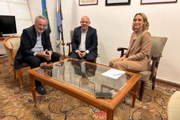 Joaquín de la Torre deja el bloque de senadores de LLA y podría llevarse un diputado