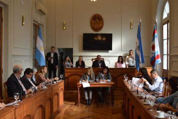 El Concejo distinguió a vecinos y a una institución en la 13º sesión ordinaria