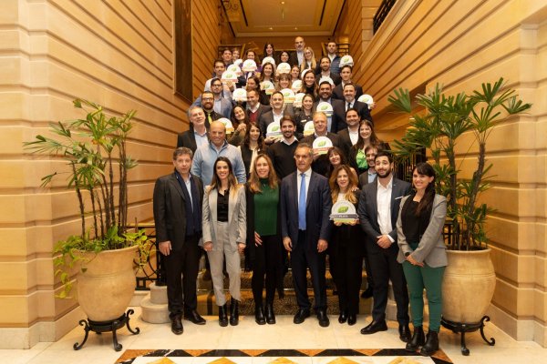 Scioli encabezó el lanzamiento de ecoetiquetas para hoteles