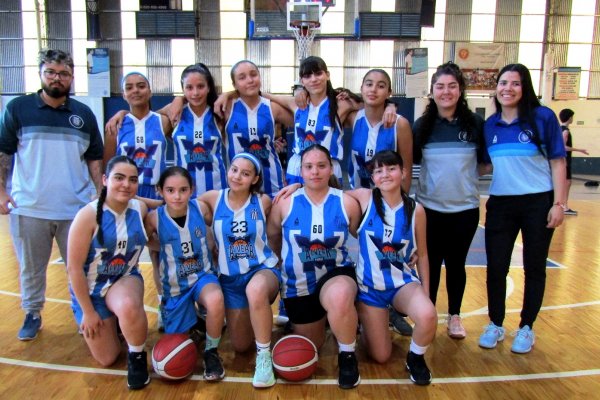 Básquetbol Hércules lidera la competencia