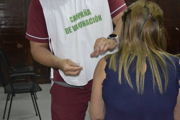 Corrientes: quiénes deben recibir la vacuna antigripal y refuerzos por Covid-19