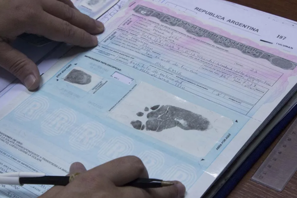 Jueza ordenó al Registro Civil a cambiar el acta de nacimiento de un niño para no revictimizarlo