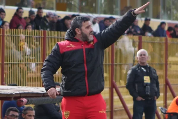 Juan Alfonsín dejó de ser el técnico de Boca Unidos