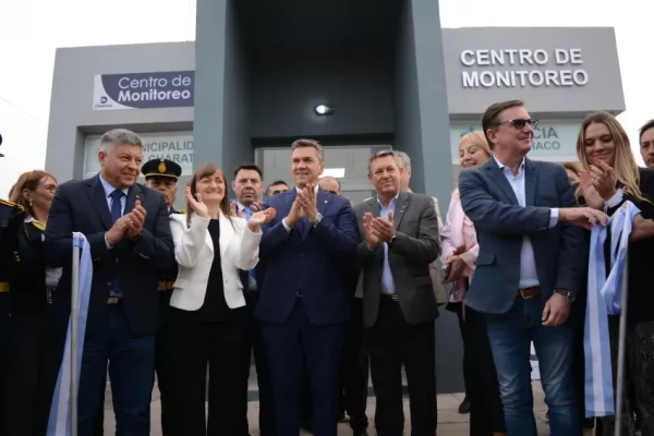 Zdero inauguró el Centro de Monitoreo Municipal de Charata y la División 911
