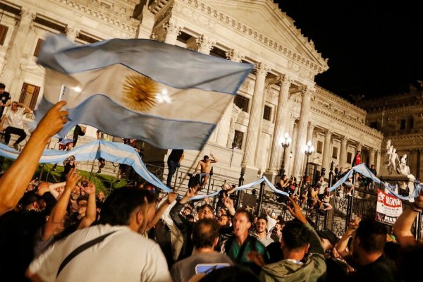 Variaciones de la traición a la Patria