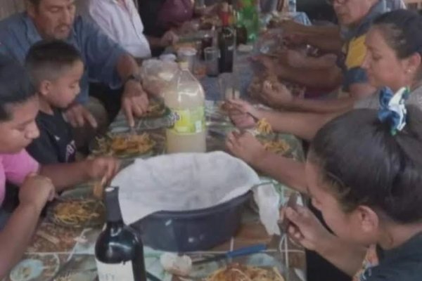 SU ÚLTIMO ALMUERZO! La foto de Loan con su familia en Corrientes