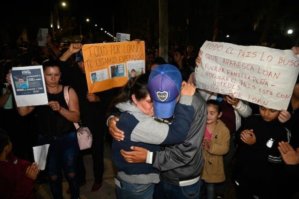 Multitudinaria marcha por la aparición de Loan