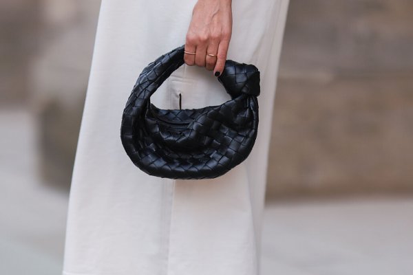 Los 5 accesorios de Zara que han enamorado a mi amiga estilista y que elevan cualquier look del verano