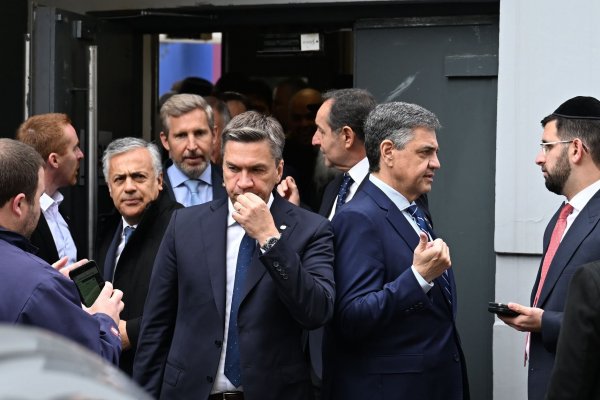 Para evitar exponerse en medios nacionales por el caso Loan, Valdés no fue a la cumbre de gobernadores de JxC