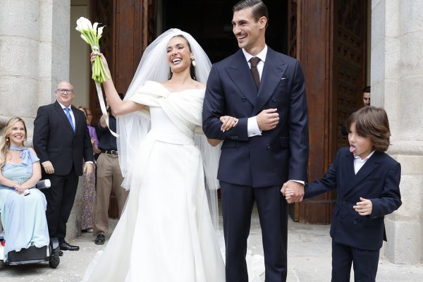 Vicky Martin Berrocal: la diseñadora preferida de Ayuso crea el vestido de novia más bonito y atemporal