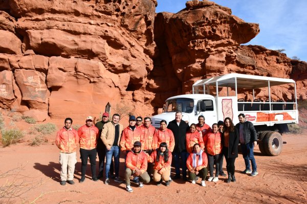 La cooperativa turística de Los Colorados renovaron el convenio con el Ministerio de Turismo y Culturas