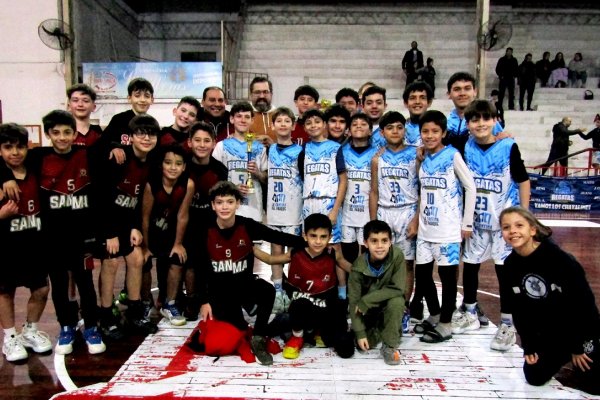 Regatas A se quedó con el F4