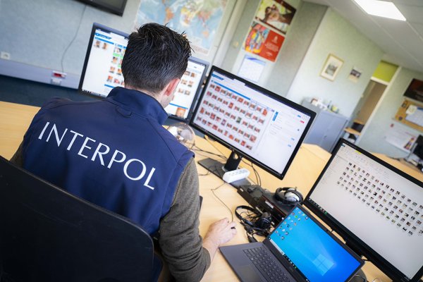 EXPLOTACIÓN SEXUAL! Fiscalía solicita a INTERPOL relevar fotos de Loan en sitios dedicados a la Pedofilia