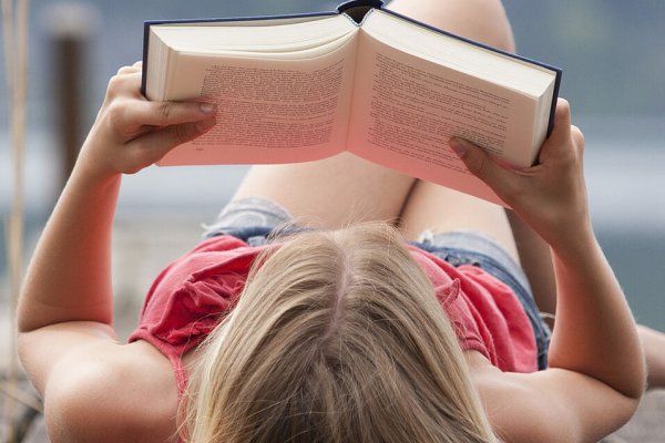 Dirijo un club de lectura y estos son los 3 libros que voy a recomendar este verano a mis amigas