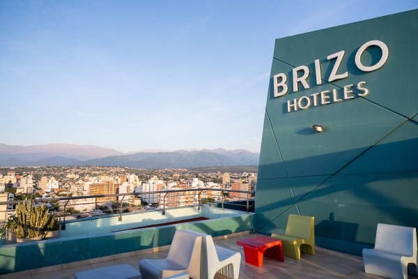 Brizo Salta, abre las puertas de su terraza para disfrutar de su gastronomía.