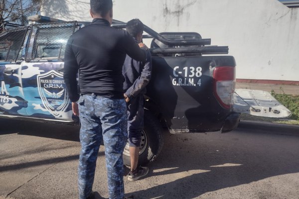 JUSTICIA POR MANO PROPIA! Vecinos castigan a un ladrón en Corrientes