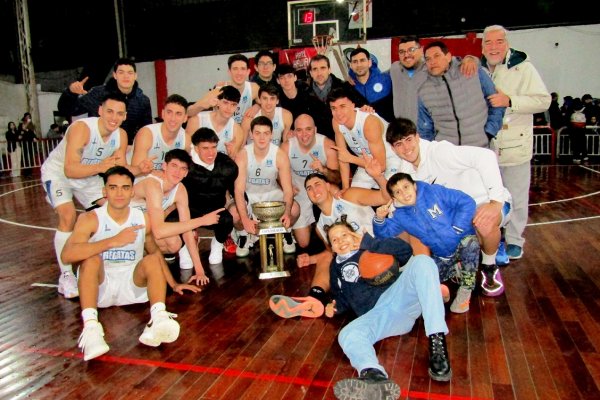 COPA PALACIO! Regatas gritó campeón