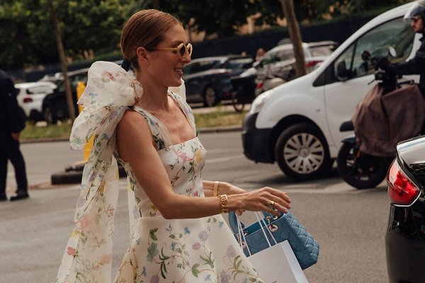 Estos 5 vestidos de invitada llegaron anoche a Zara y se van a agotar antes de que llegue agosto
