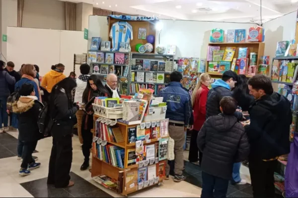 Feria del libro: culmina hoy a puro chamamé