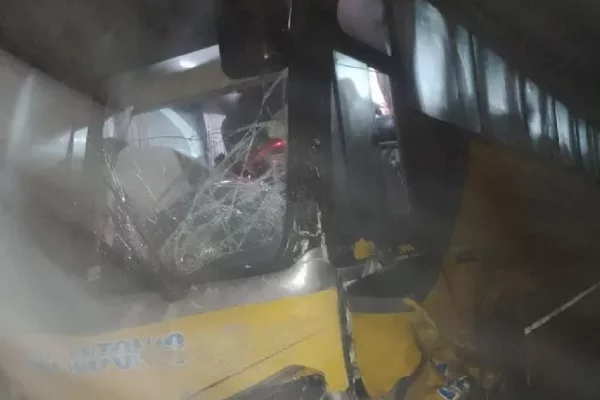 Corrientes: un hombre pierde la vida tras impactar con su automóvil a un colectivo