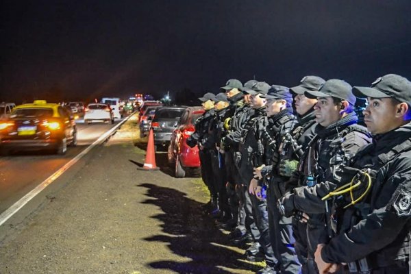 SAN LA MUERTE! Gigante operativo policial en Ruta Nacional 12 Corrientes
