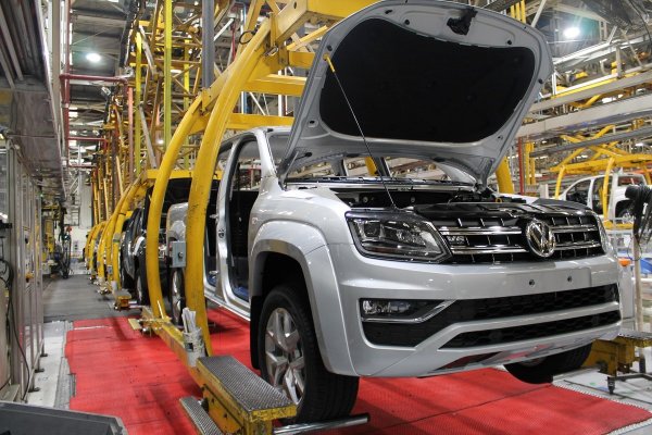 RECESIÓN! Volkswagen Argentina anunció 300 despidos por la baja en las ventas