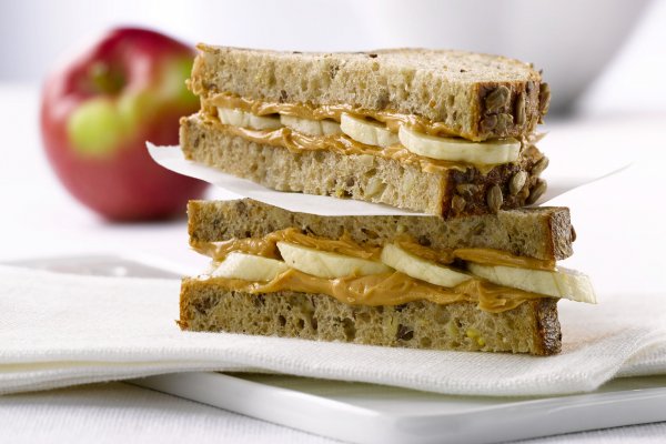 5 desayunos saludables que te ayudan a bajar de peso y puedes llevarte a la oficina