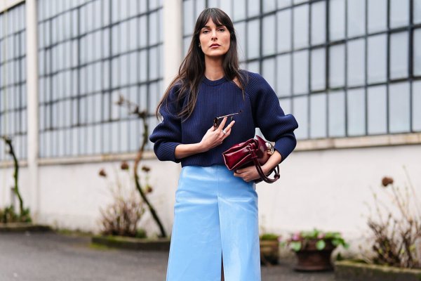 5 looks para volver a la oficina por todo lo alto, de la falda midi al color que arrasará en otoño