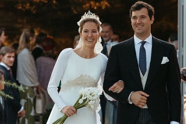 Victoria López Quesada, de su look de novia al de su madre y otras invitadas elegantes el día de su boda