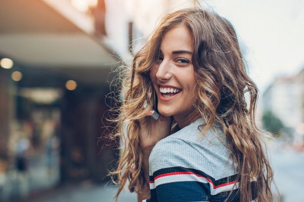 Por qué hay personas que transmiten buena energía y cómo ser una de ellas, según Waldinger, gurú de Harvard