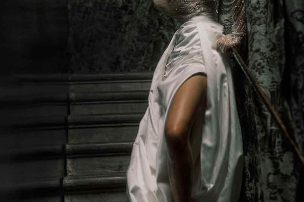 THE PATH OF DREAMS: ELISABETTA FRANCHI Y PRONOVIAS