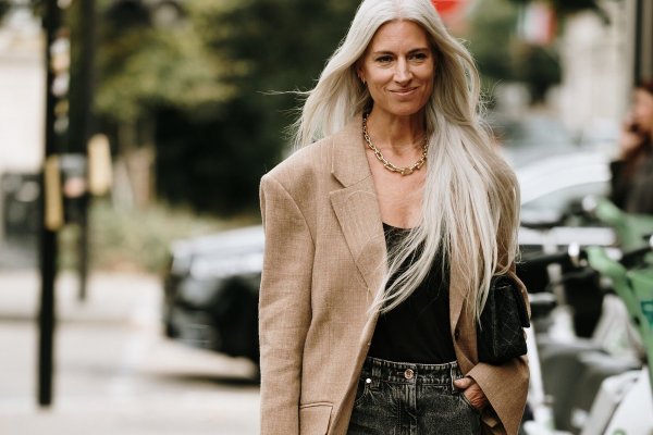 Dónde encontrar la americana oversize que no te quitarás este otoño, por las estilistas de TELVA con más rollazo
