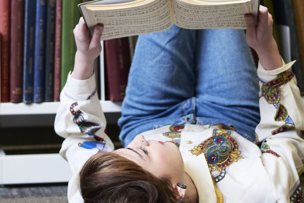 Una neurocientífica  de Cambridge revela los 6 hábitos que te ayudan a alcanzar tu mejor estado mental (casi nadie los sabe)