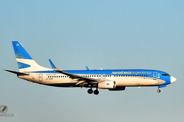 Aerolíneas Argentinas, a un paso de ser vendida: Milei la declaró “sujeta a privatización”
