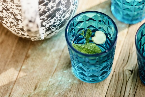 Para qué sirve el agua con limón: todos sus beneficios avalados por nutricionistas y médicos estéticos