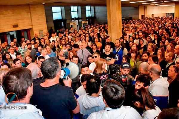 Judiciales santafesinos insisten en pedir una audiencia que Pullaro aún no concede