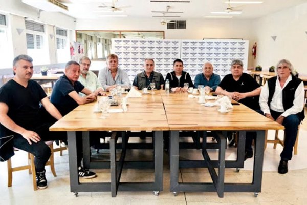 La mesa nacional del transporte anuncia un paro de 24 horas para el 30, aunque UTA no confirmó