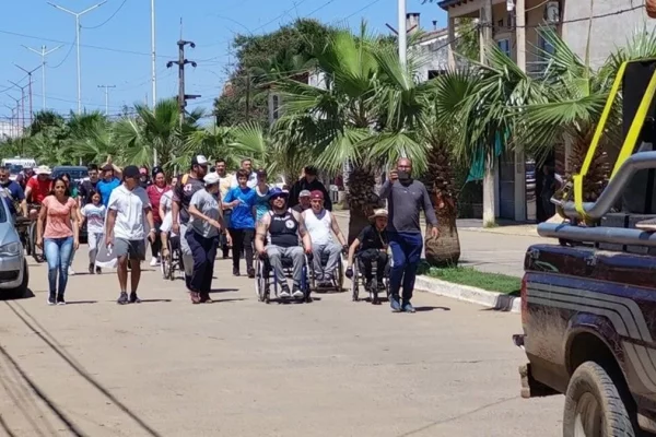 Un grupo de personas en sillas de rueda peregrinaron a Itatí