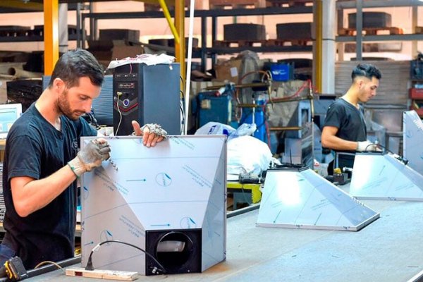 La industria pyme cayó 6,6% interanual, pero remontó con respecto al mes pasado