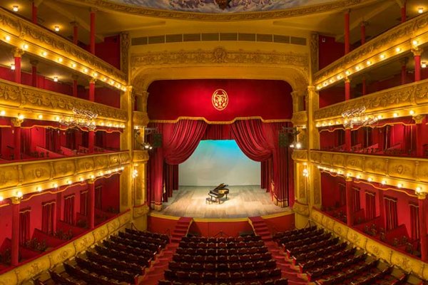 Preparativos para la Gala de Fin de Año del Teatro Vera