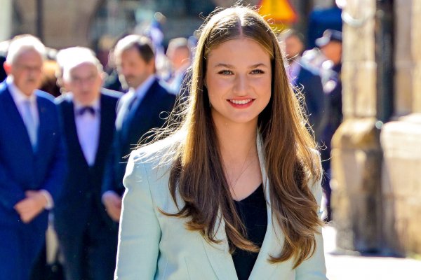 La princesa Leonor recurre al uniforme de Letizia para un emocionante acto previo a los Princesa de Asturias