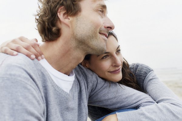 8 formas de ser más feliz que el dinero no puede comprar, según el gurú Robin Sharma, autor de 'El monje que vendió su Ferrari'