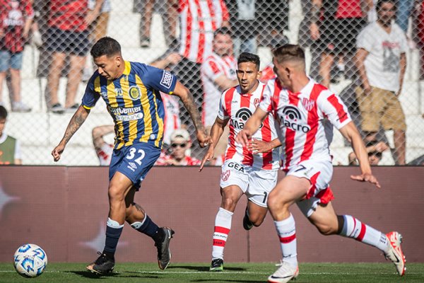 Central empata sin goles con Instituto, en un partido donde pasa poco y nada